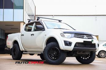 MITSUBISHI TRITON VECTOR MATTE BLACK